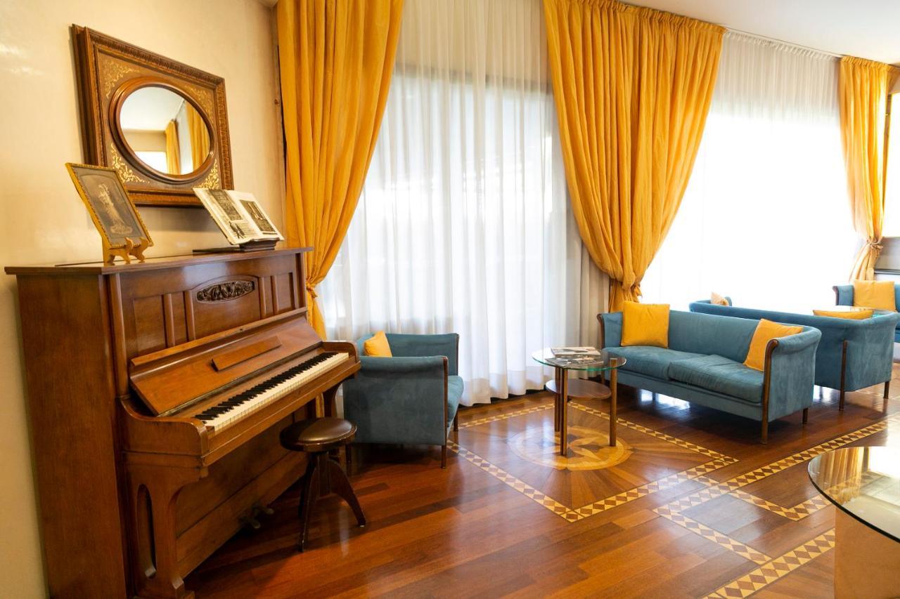 Melas Hotel เมราเต ภายนอก รูปภาพ