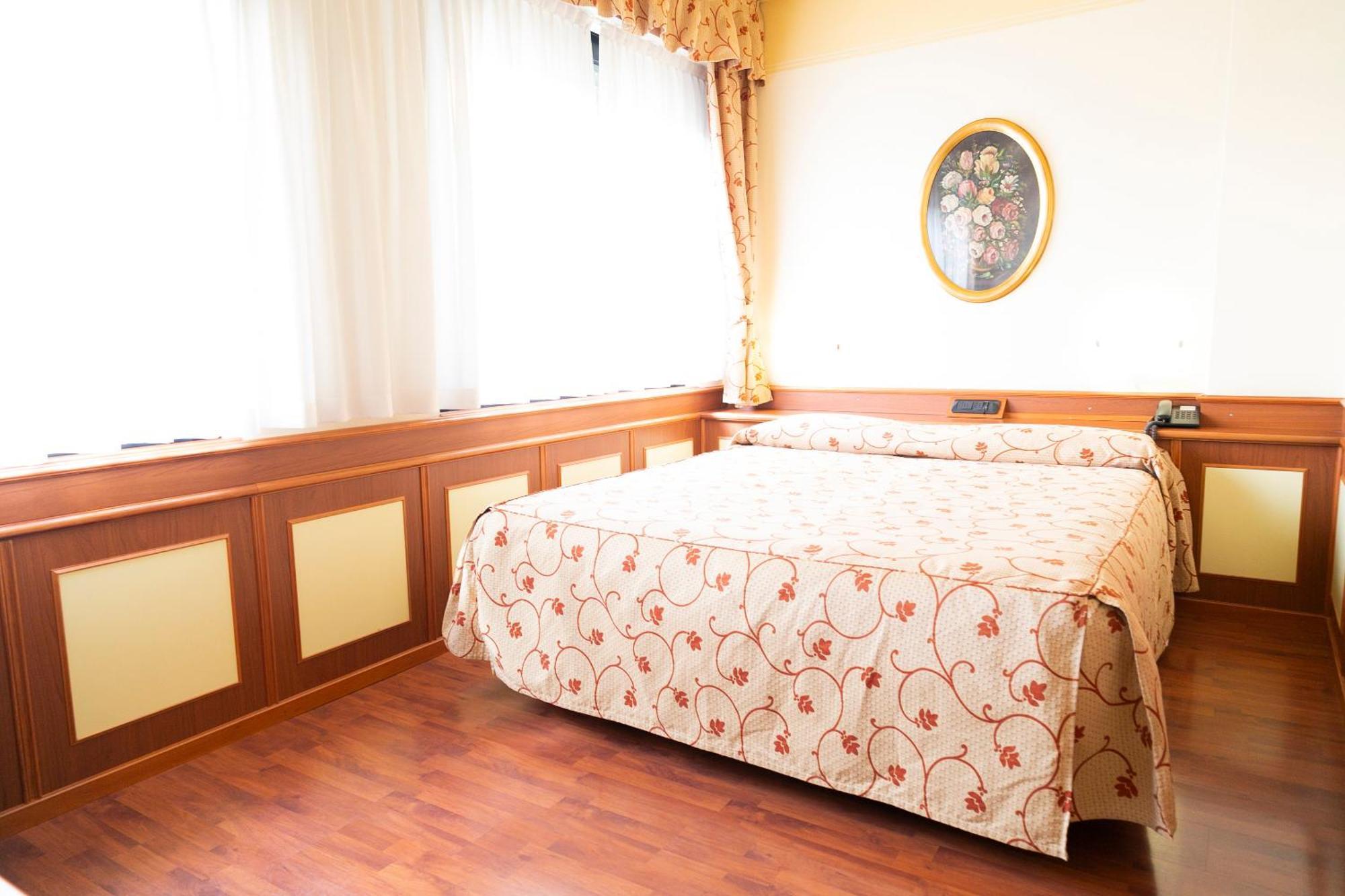 Melas Hotel เมราเต ภายนอก รูปภาพ