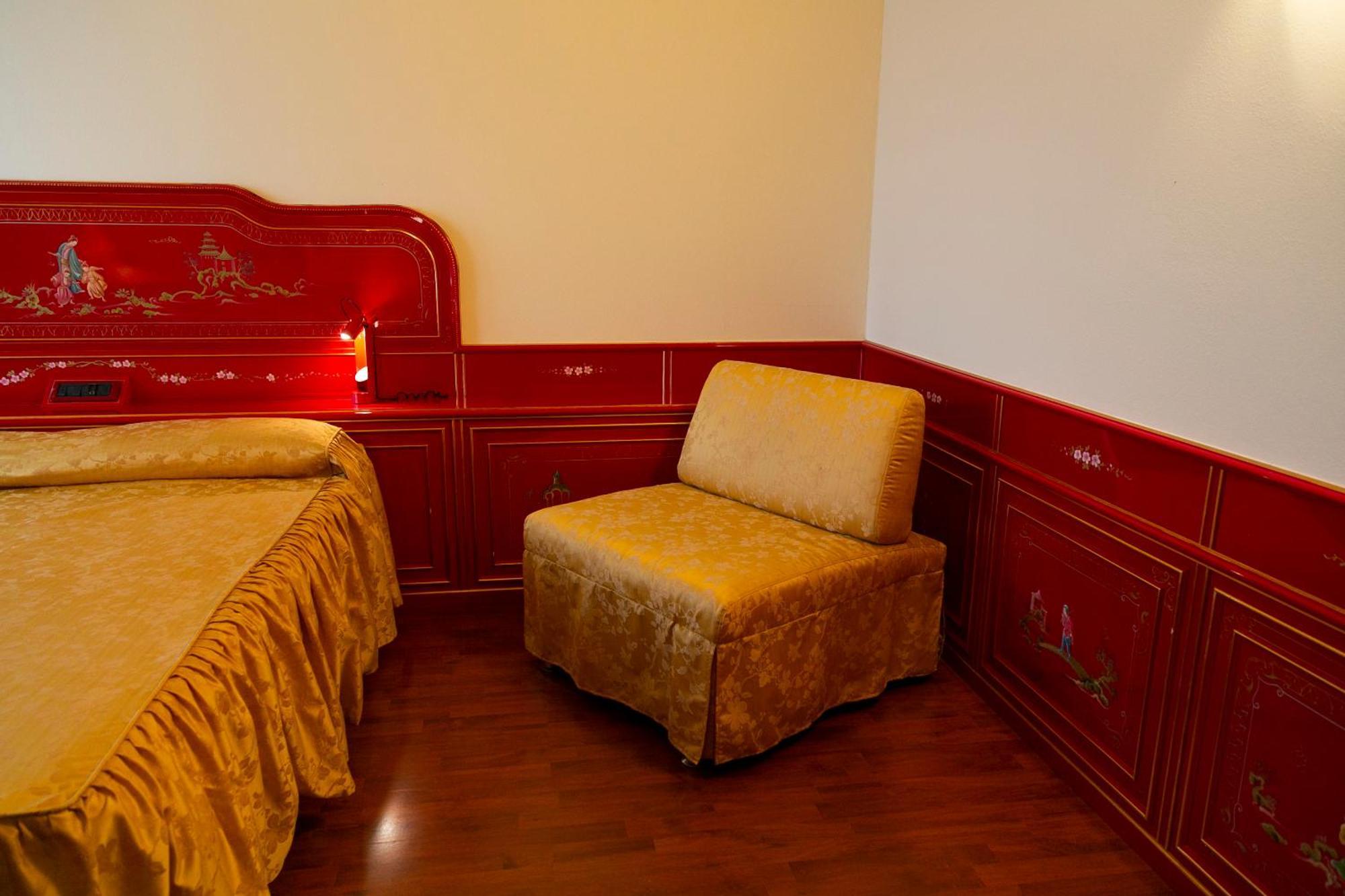 Melas Hotel เมราเต ภายนอก รูปภาพ