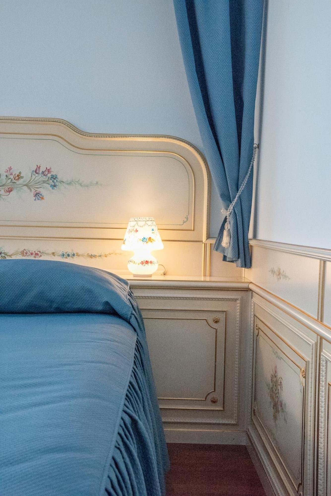 Melas Hotel เมราเต ภายนอก รูปภาพ
